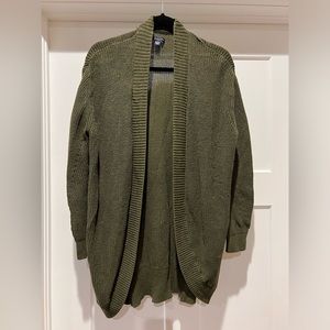 ☀️2/$22☀️ AE Green Long Cardigan